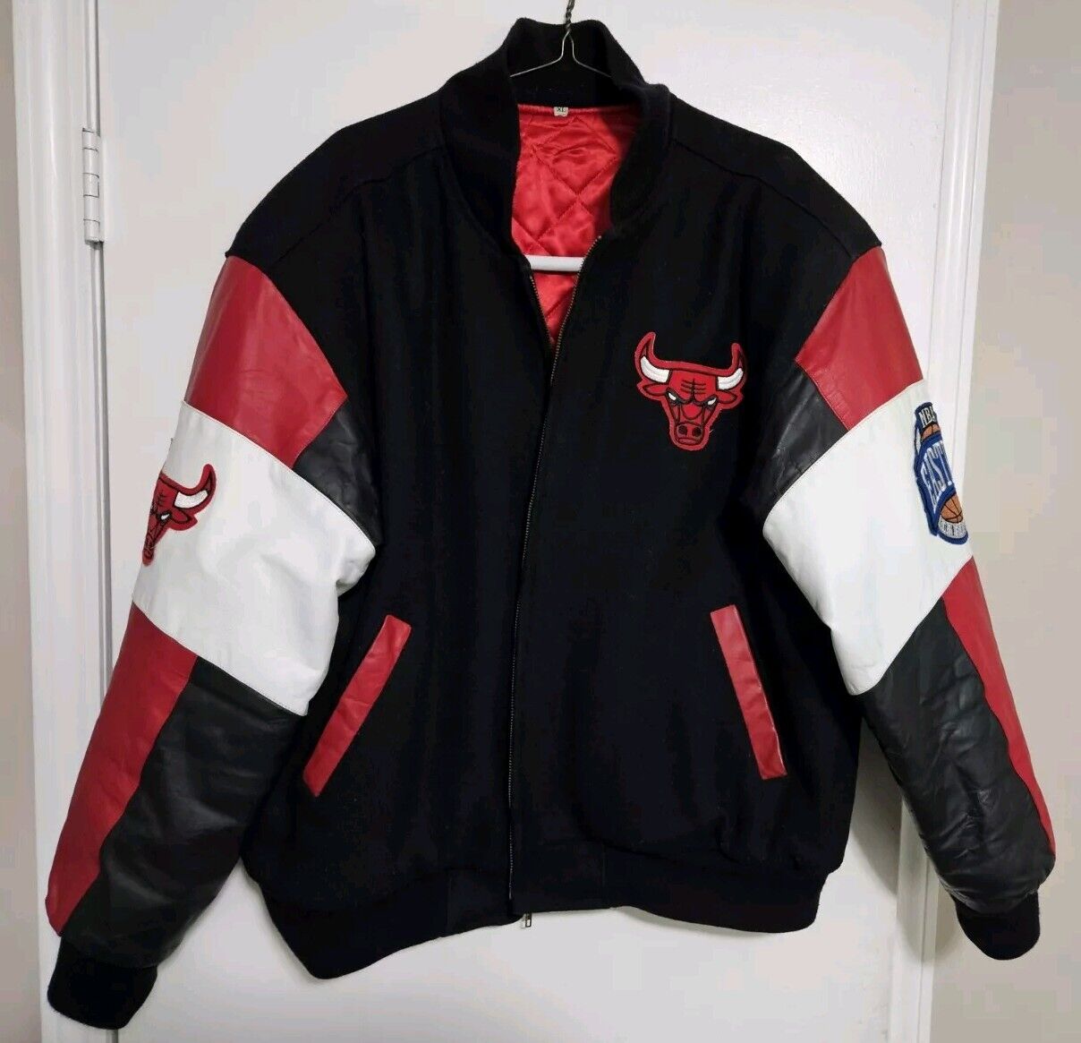 Vintage 1996 Jeff Hamilton NBA Chicago Bulls Eastern Conference Wool Leather Bomber Jacket