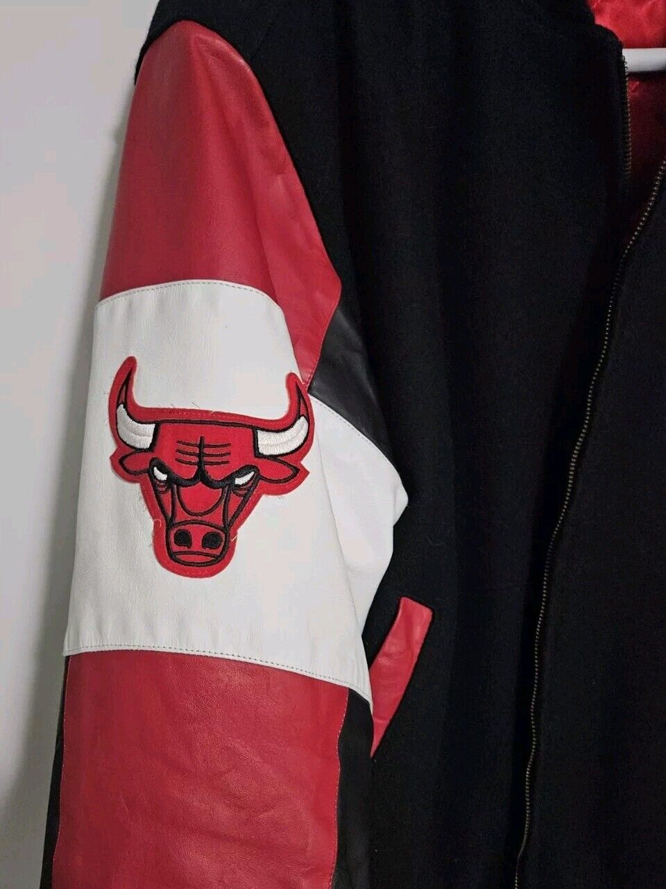 Vintage 1996 Jeff Hamilton NBA Chicago Bulls Eastern Conference Wool Leather Bomber Jacket